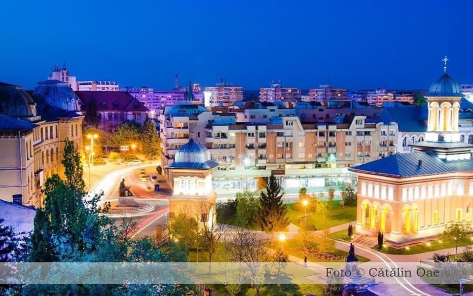 Vintage Apartament Ultracentral Craiova Esterno foto